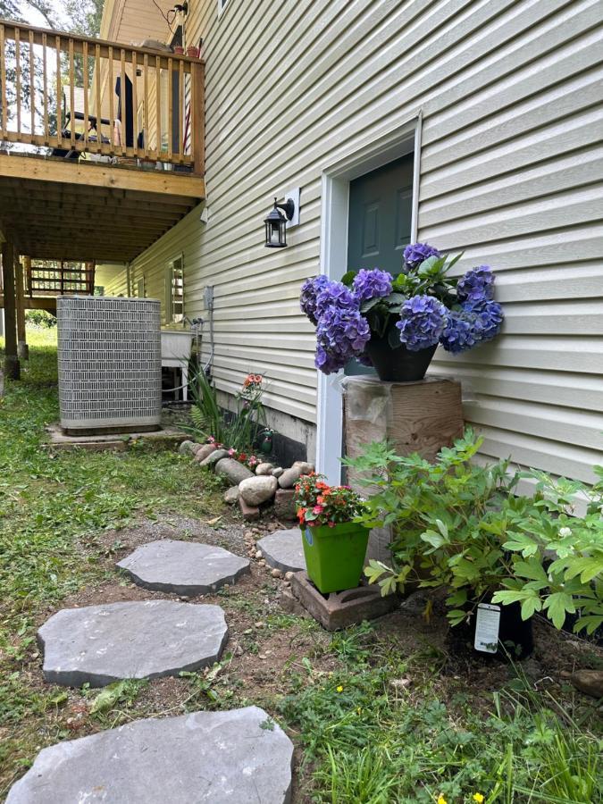 Countryroad Cozy 2 Bedrooms Basement Suite1 Nanaimo Exteriér fotografie